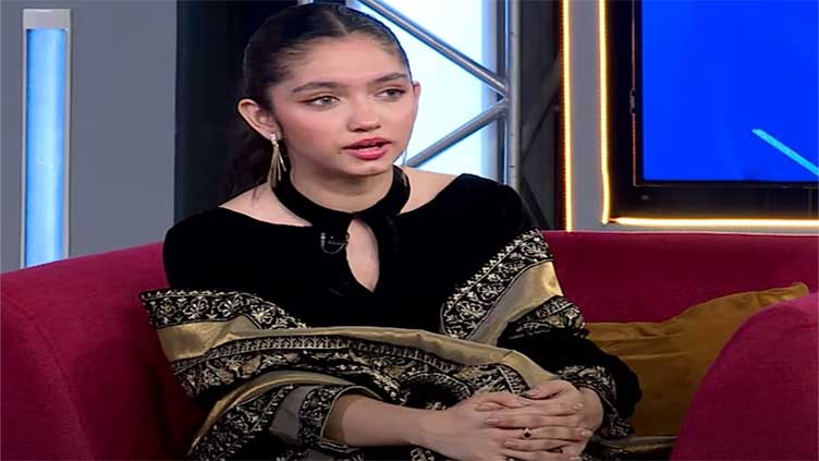What is Aina Asif view about divorce in Mayi Ri?