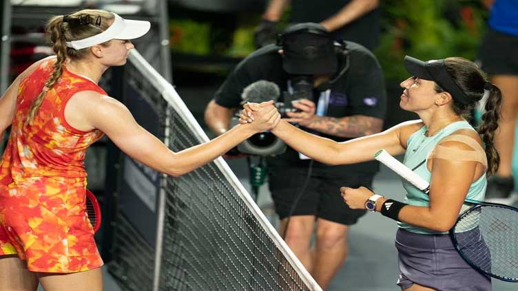 Pegula beats Rybakina in WTA Finals opener