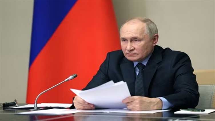 Kremlin keeps Putin's ambitions on presidential election shrouded