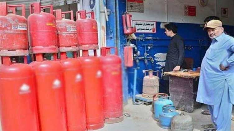 LPG prices reduced by Rs10 per kg
