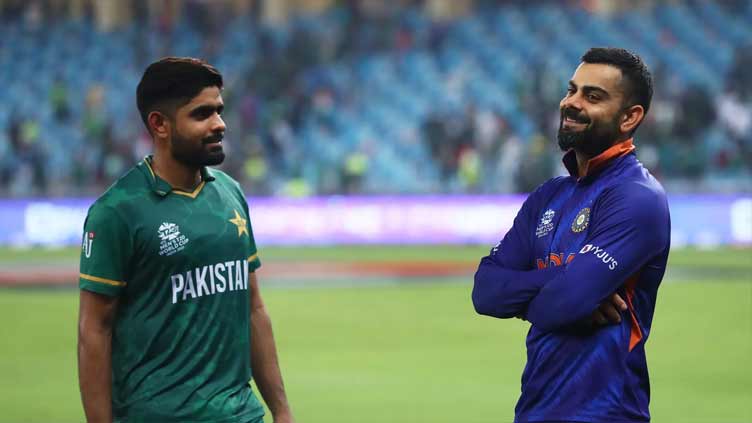 Babar Azam, Virat Kohli enjoy bonhomie