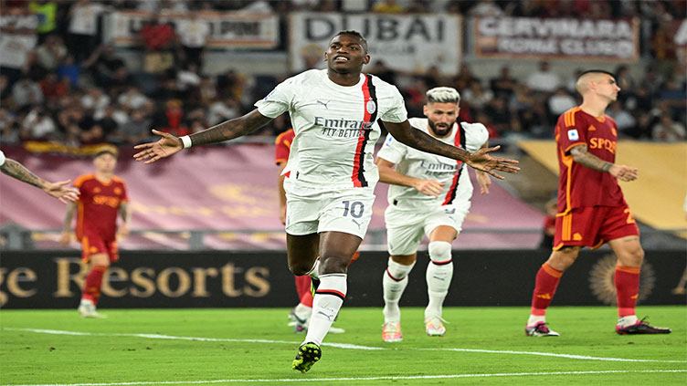 Ten-man Milan grab 2-1 win at Roma as Lukaku makes debut