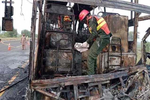 Four dead after van-mazda collision in Nushki