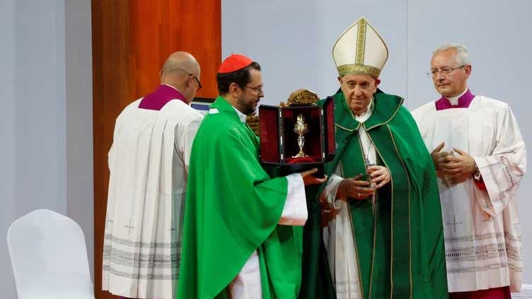 Pope Francis and Mongolia's Catholics under one roof at papal Mass