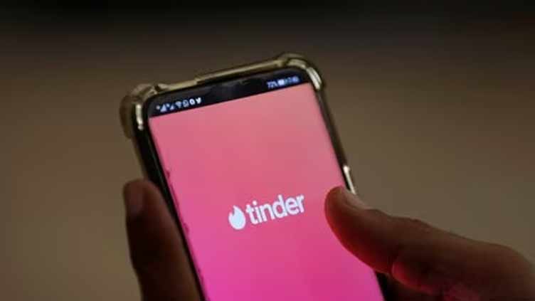 Russian court fines Tinder, Twitch for refusing to localise data