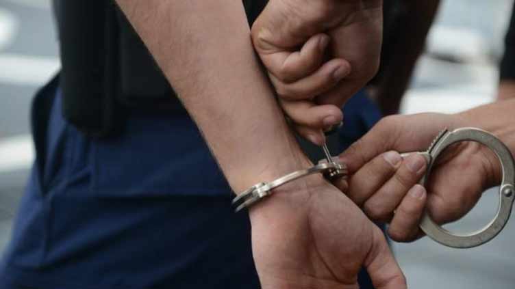 Four robbers, two drug peddlers held in Muzaffargarh