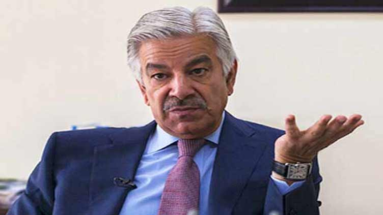 Khawaja Asif stresses need for return of Shehbaz, Dar amid economic turmoil  