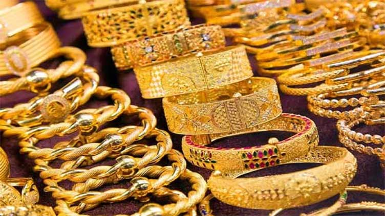 Gold price drops by Rs5,800 per tola 