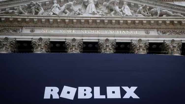 Roblox plans PlayStation debut, new world-building AI tools