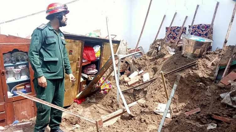 Minor girl dead, four others injured in wall collapse incident
