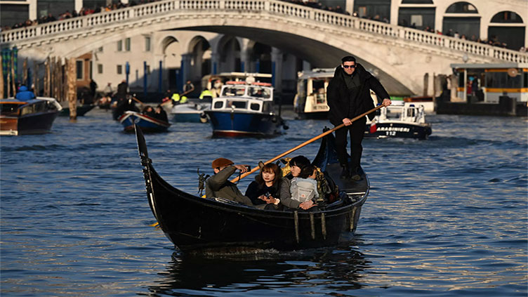 Venice gives green light to ticket 'experiment' for tourists