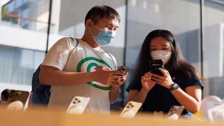 Effects of Apple and Huawai's smartphone rivalry on China