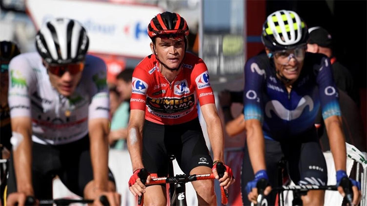 Kuss closes in on Vuelta a Espana glory