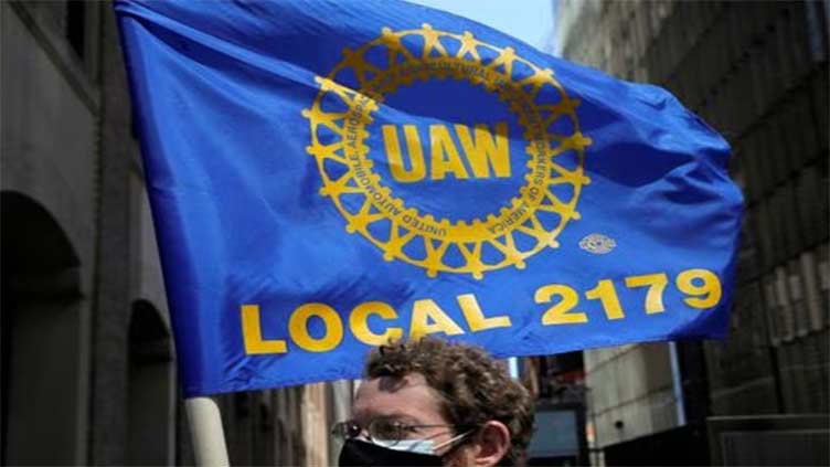 US auto workers launch first simultaneous strike at Detroit Three