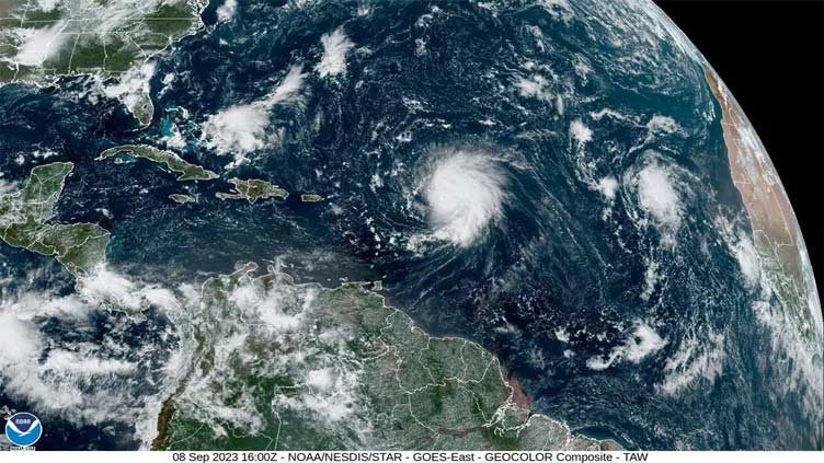 Hurricane Lee nears New England, Canada