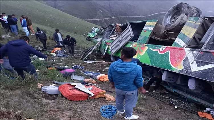 Bus accidents kill 20 in Peru 