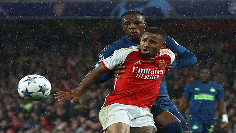 Arsenal thrash PSV on Champions League return