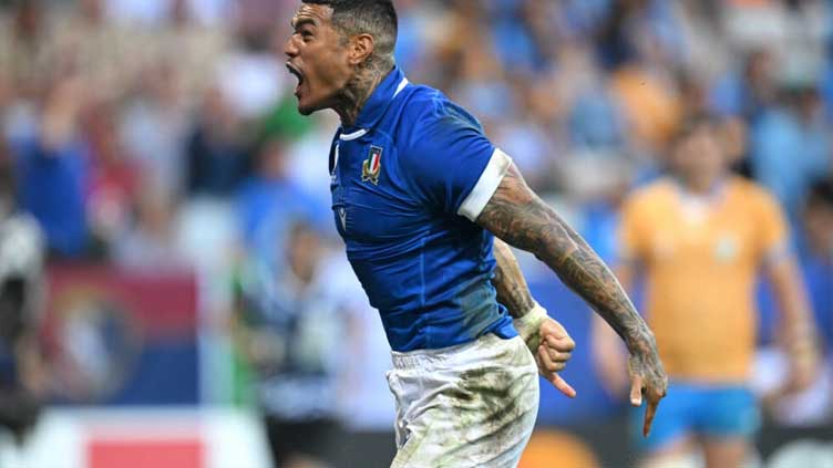 Tale of two halves as ill-disciplined Italy beat Uruguay at World Cup