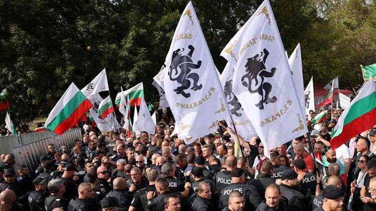 Bulgarian nationalists protest against NATO bases, want government out