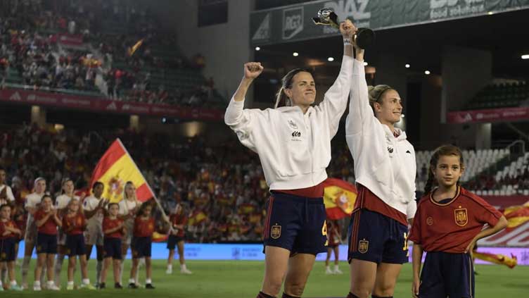 Spain celebrate World Cup win with record crowd for Switzerland romp