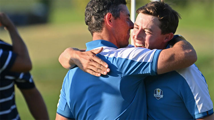 Late drama ensures Europe extend Ryder Cup lead to five