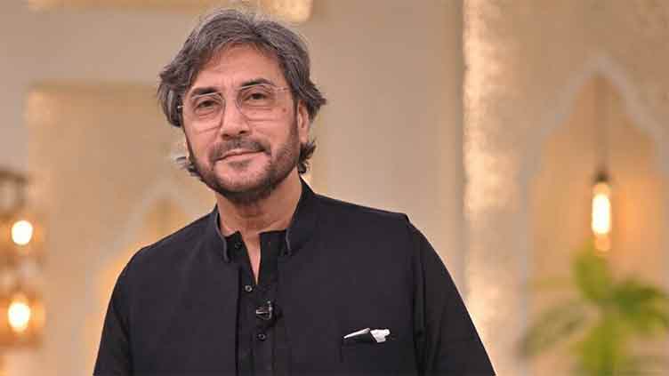 Adnan Siddiqui issues apology after netizens react to his women-flies comparison