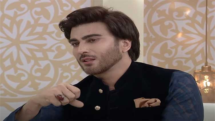 Imran Abbas gets emotional remembering late mother