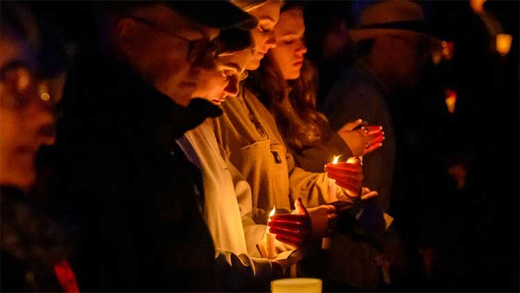 Crowds join Bondi Beach memorial for mall stabbing victims