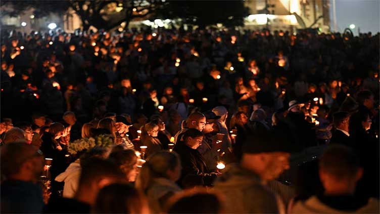 Hundreds gather on Sydney's Bondi Beach to mourn Westfield attack victims