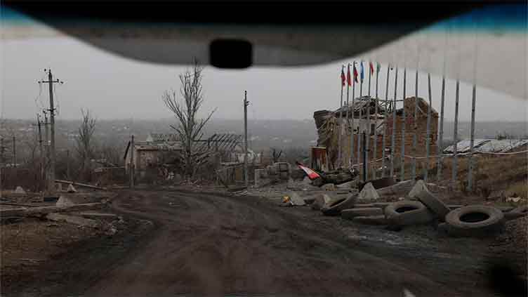 Russian forces advance in Ukraine's east