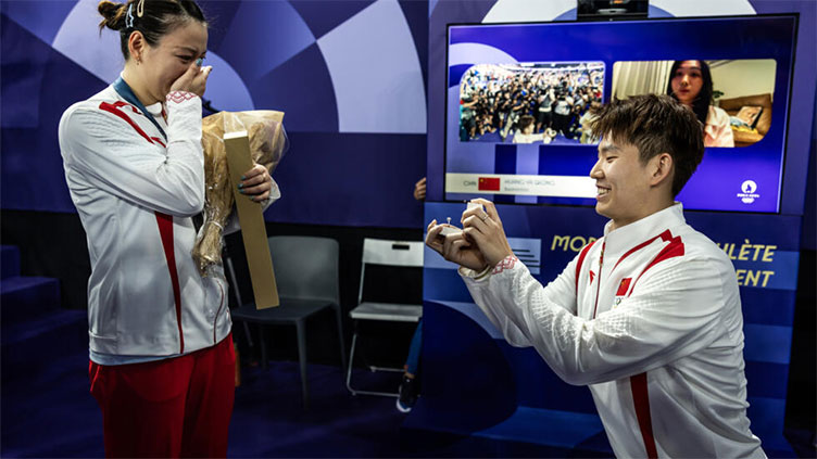 Love is in the air as China win Olympic badminton gold