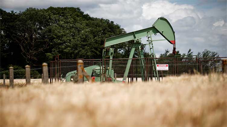 Oil prices drop 1pc as US recession fears offset risks in Mideast