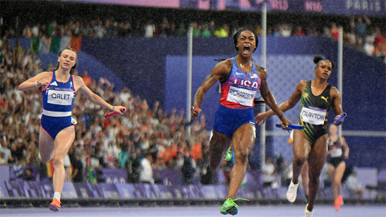 Richardson shines as US win women's 4x100m relay gold