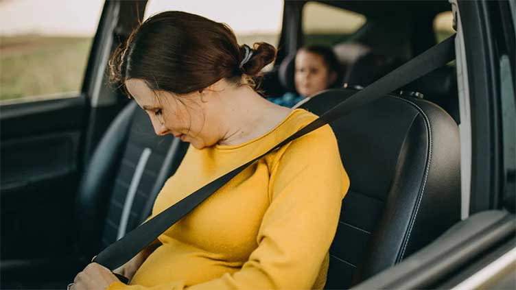 Pregnant women warned of risk from improper use of seatbelts