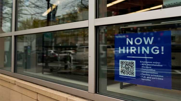 Low US weekly jobless claims, upbeat retail sales dispel recession fears