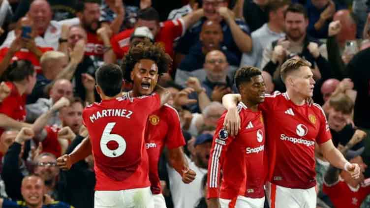 Zirkzee's late debut goal gives Man United win over Fulham