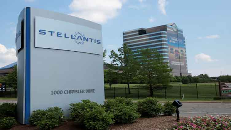 UAW workers at Stellantis prepare to file grievances, may strike