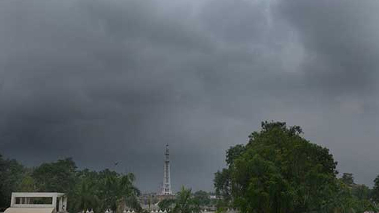 Lahore expects sun, clouds, and rain today 