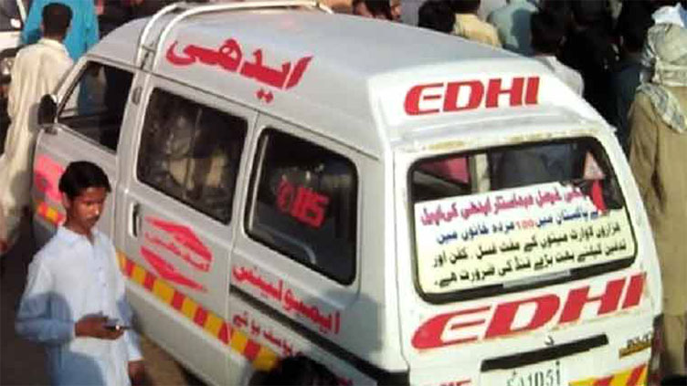 Multi-vehicle crash injures eight in Karachi