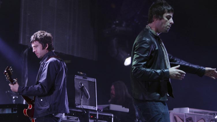 Oasis reunites for tour, ending a 15-year hiatus driven by Gallagher brothers' feud