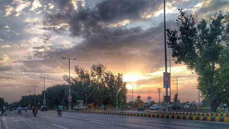 Rain brings relief from heat and humidity in Lahore