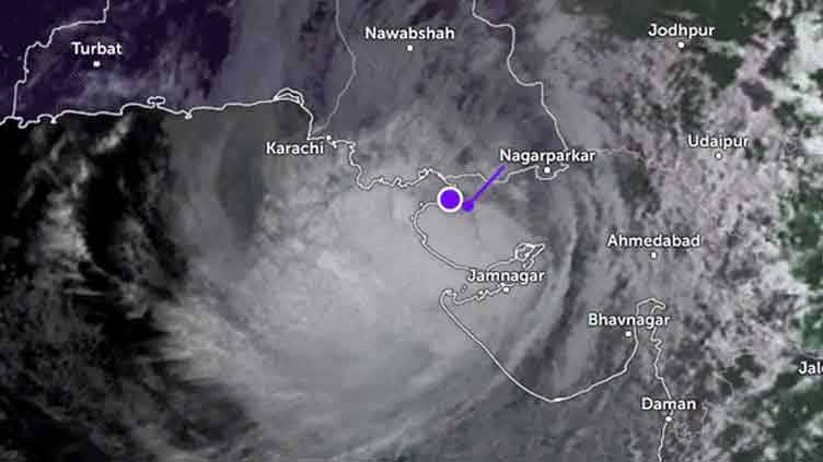 Cyclone threat keeps authorities, populace in Sindh on their toes