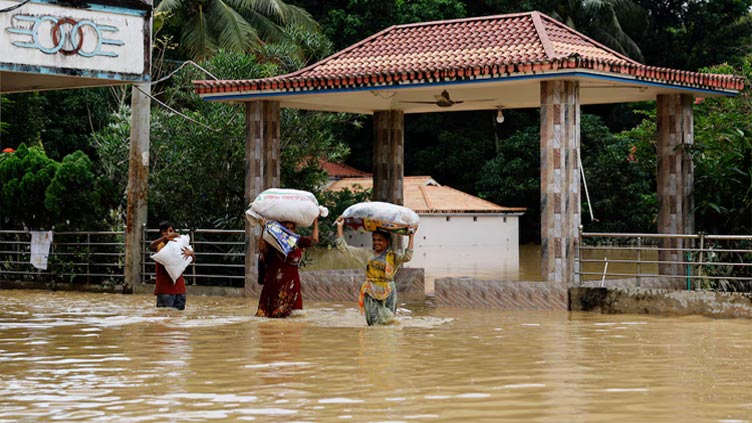 Dunya News Fears of waterborne disease rise in Bangladesh as floods recede slowly