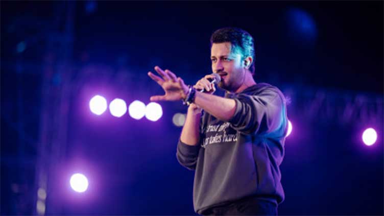 Atif Aslam enchants Dhaka with Magical Night 2.0