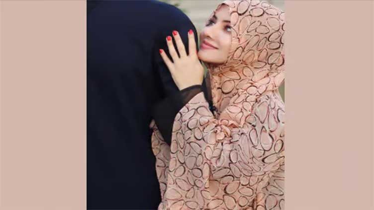 Rabi Pirzada's cryptic post leaves fans guessing about her marriage