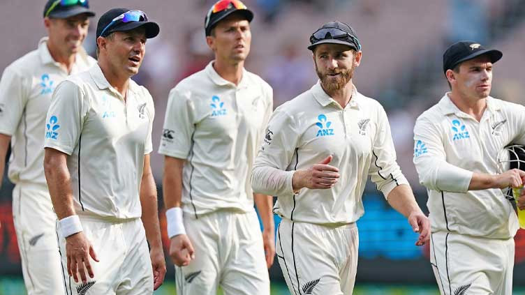 Unchanged New Zealand stick with four seamers for second England test