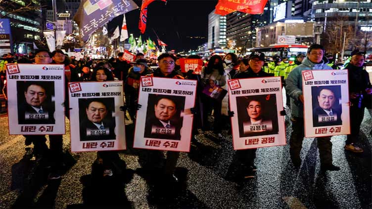 Commander says he will refuse to implement any new martial law order, say S.Korea media reports