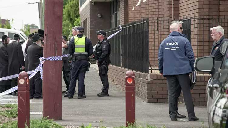 Arsonists set Melbourne synagogue ablaze