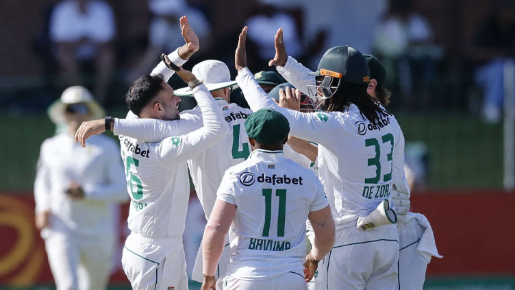 South Africa overpower Sri Lanka to sweep series