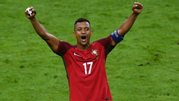 Portugal winger Nani announces retirement